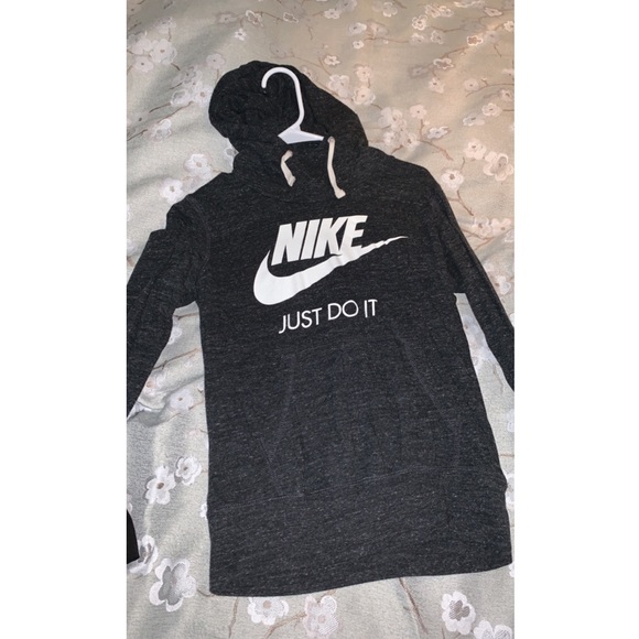 Verify of brand new and barely used clothes - Picture 3 of 8